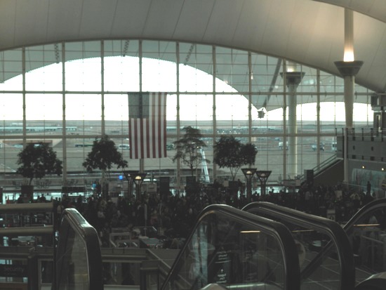 空港と星条旗